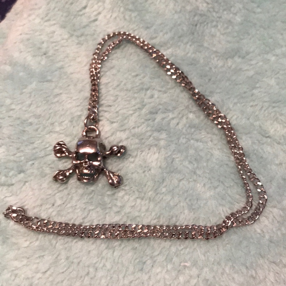 Skull necklace